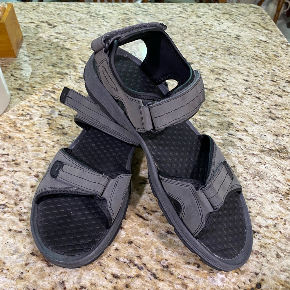 Mens Khombu Velcro Sandals Watershoes 12